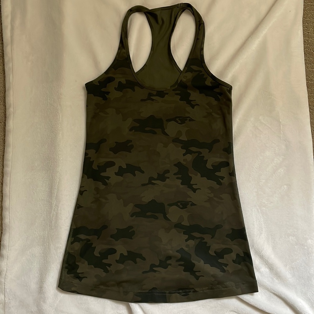 Lululemon Camo Tank sz 8